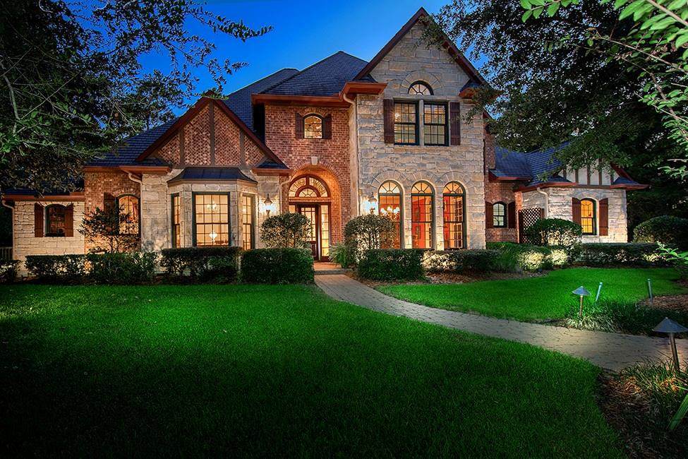 15 Baronial Circle - Photo 1