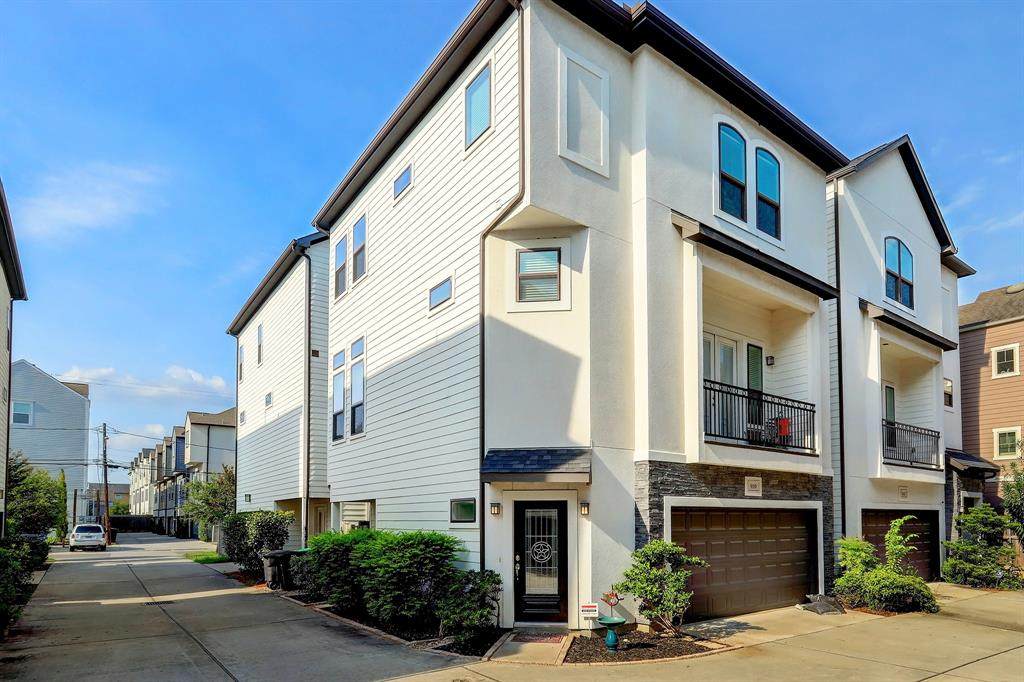 950 24th Street - Photo 1