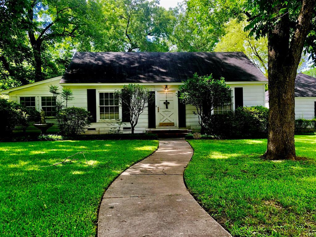 919 Houston Avenue - Photo 1