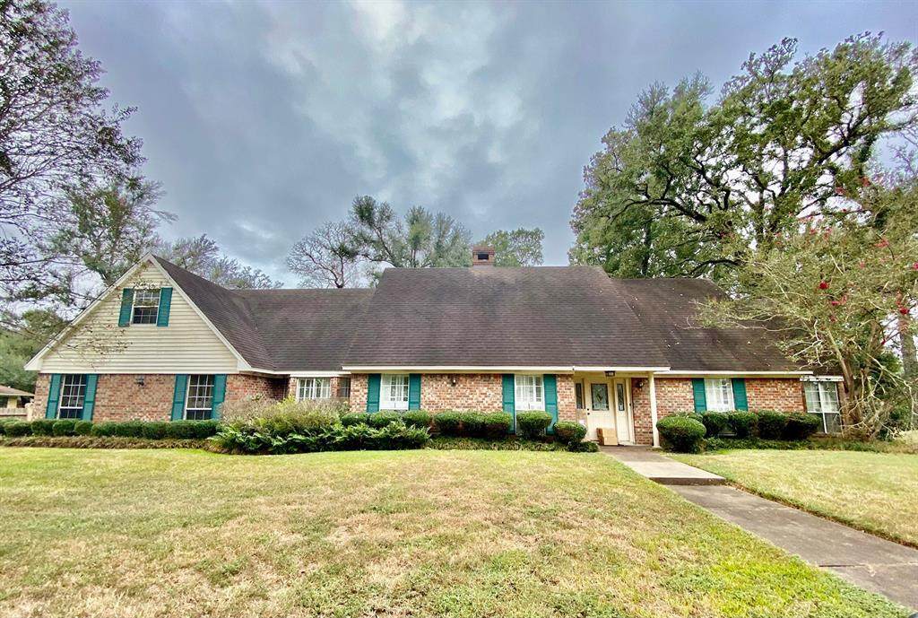 308 Trailwood Drive - Photo 1