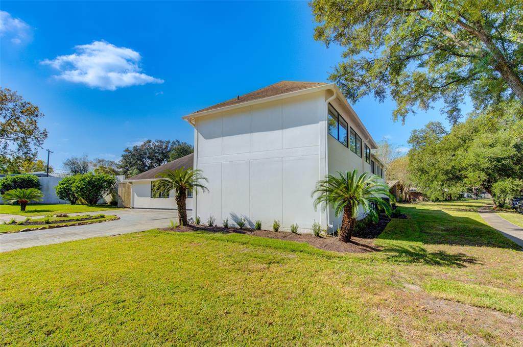 5043 Glenmeadow Drive - Photo 1