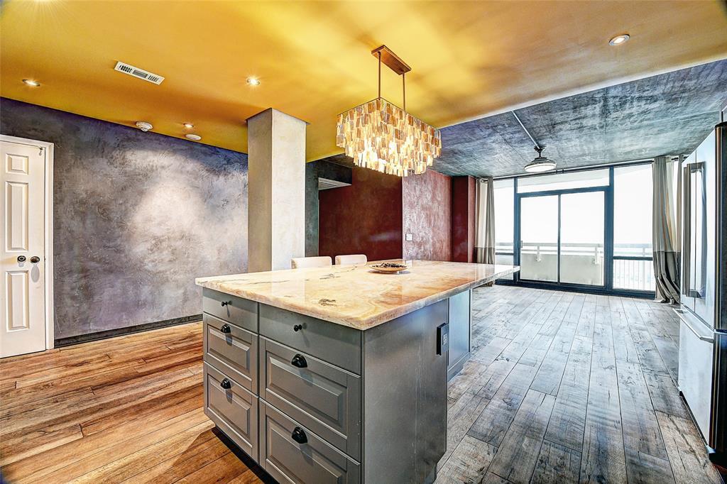 14 Greenway Plaza - Photo 1