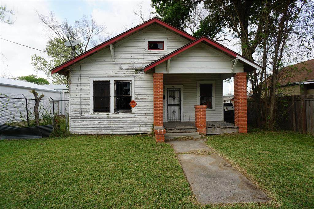 913 Panama Street - Photo 1