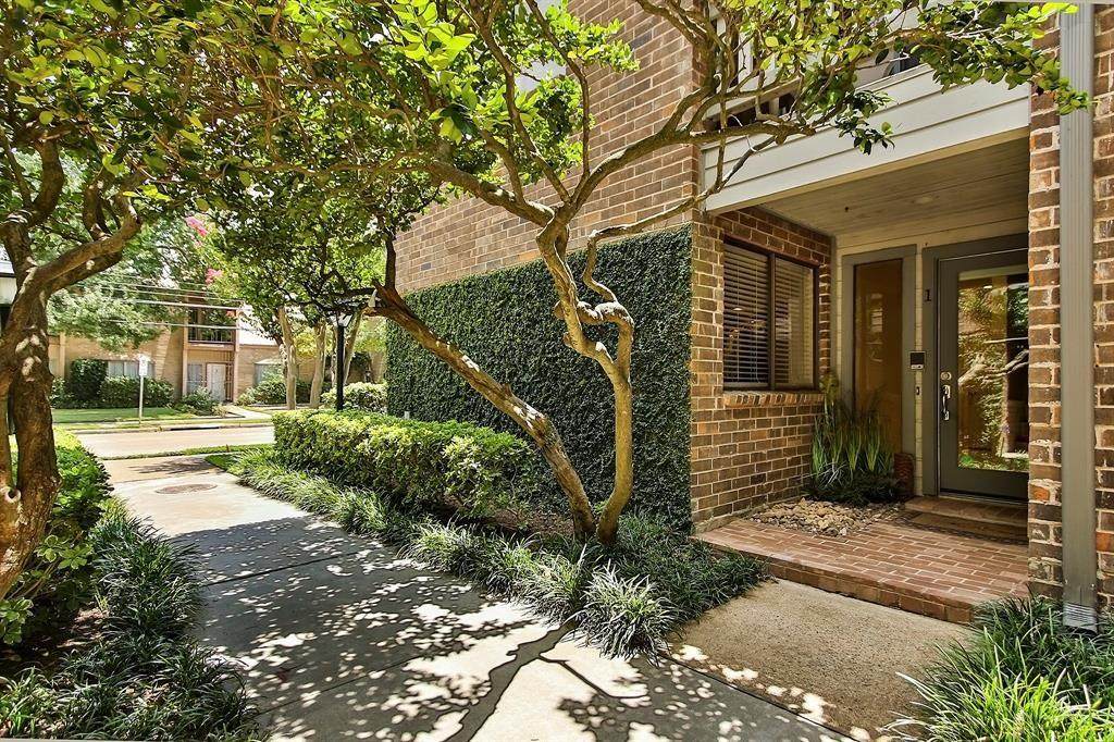 1114 Augusta Drive - Photo 1