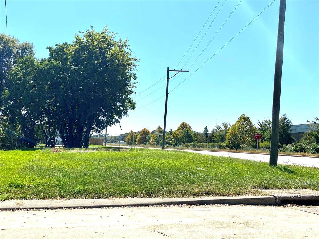 2111 Ontario Street - Photo 1