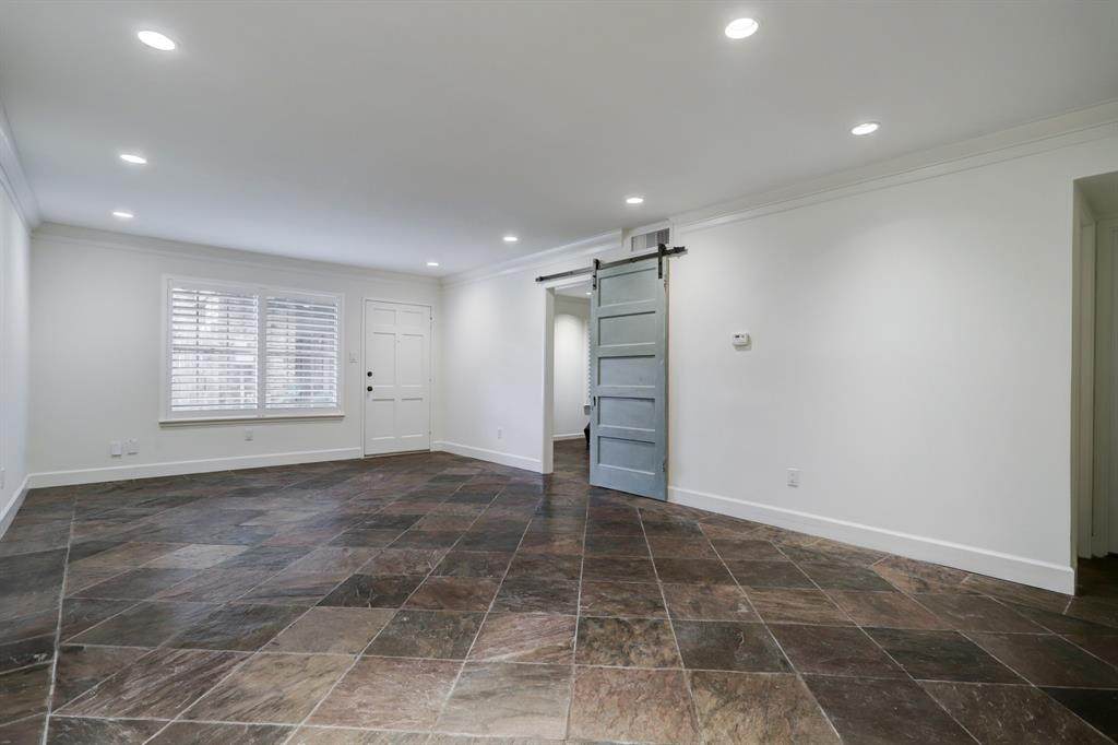 3131 Freeway E44 - Photo 1