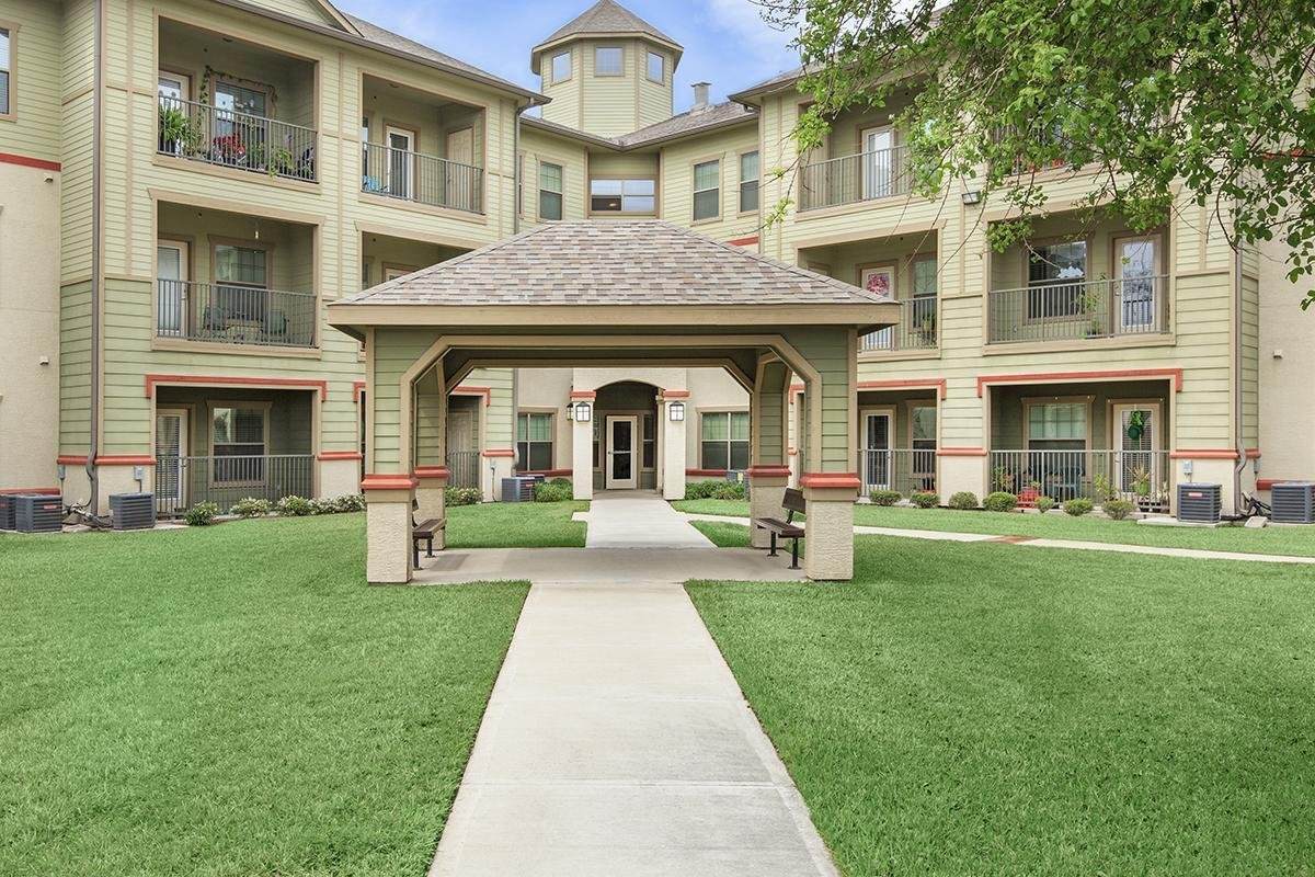 200 Yoakum Ave Avenue - Photo 1