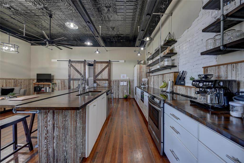 103 Main - Photo 1