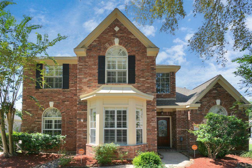 6906 Harvest Glen Drive - Photo 1