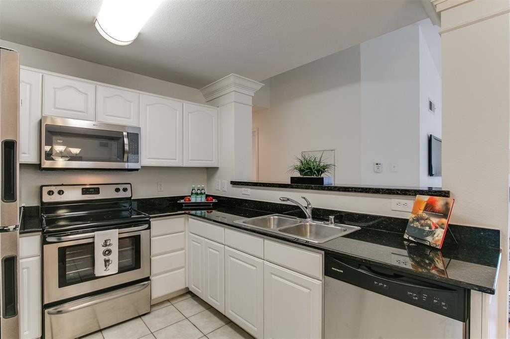 3231 Allen Parkway - Photo 1