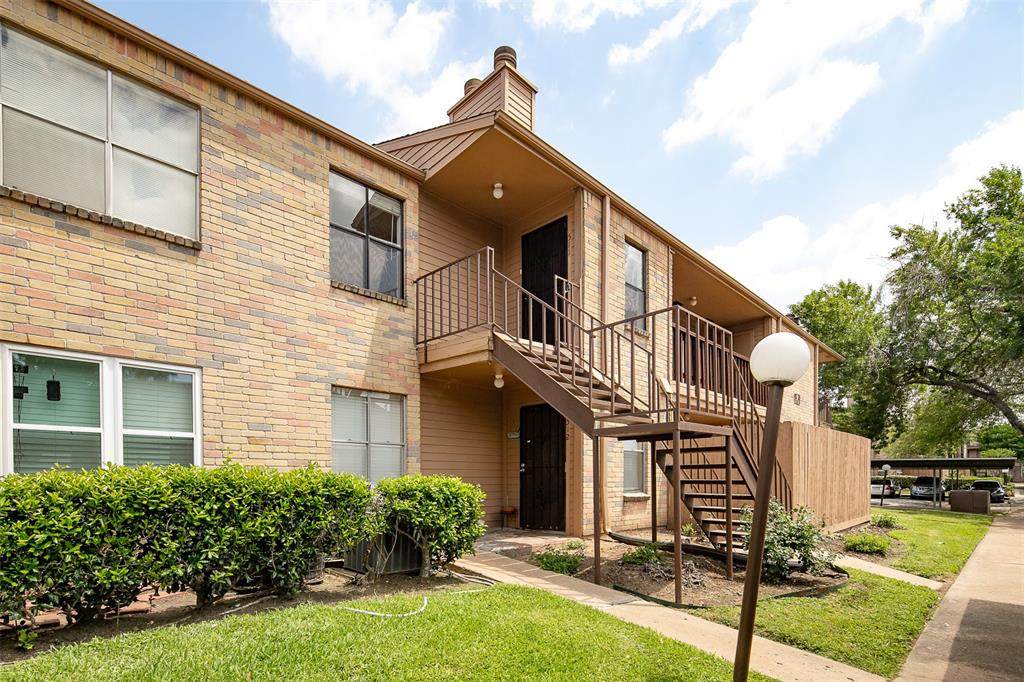 10555 Turtlewood Court - Photo 1