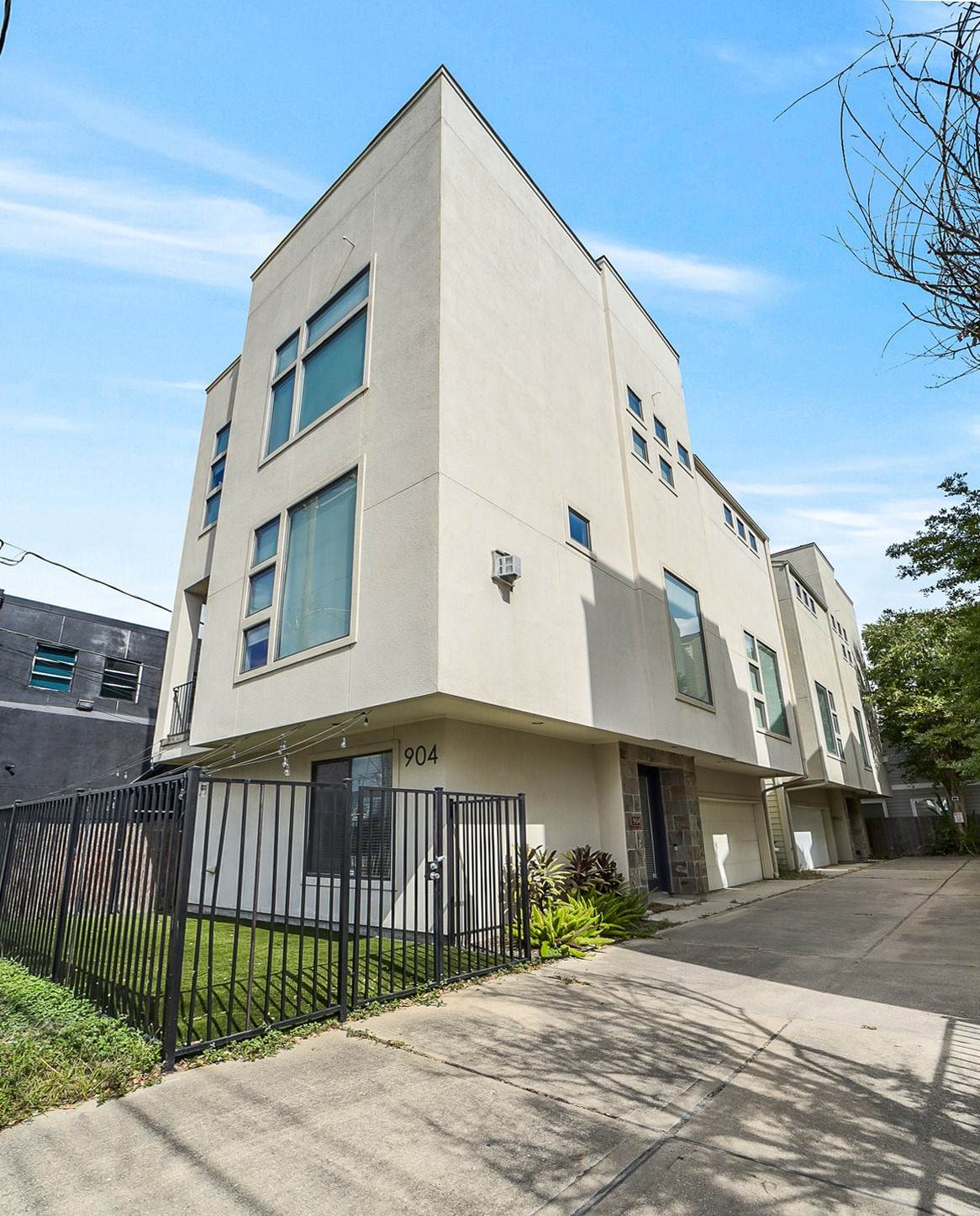 904 Roy Street - Photo 1