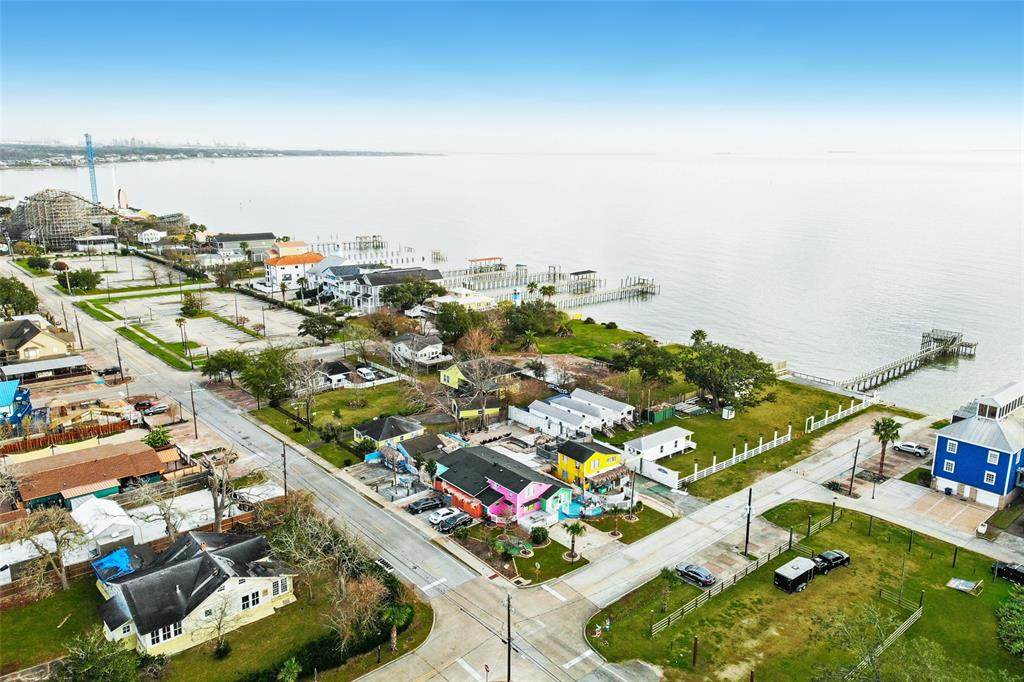 701 7th Street - Photo 1