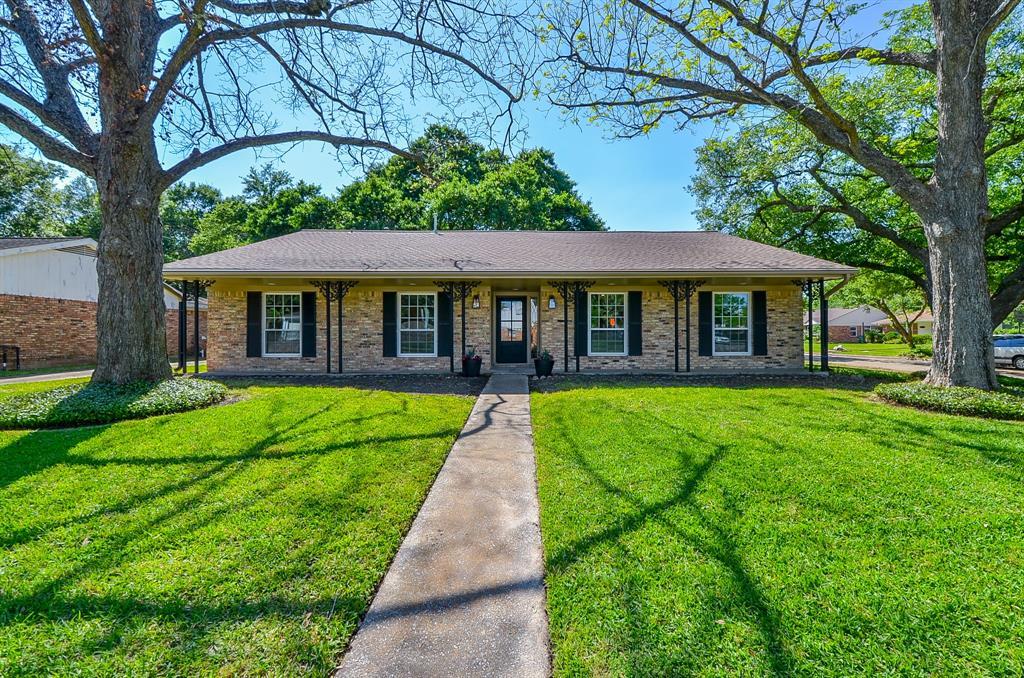 10702 Mullins Drive - Photo 1