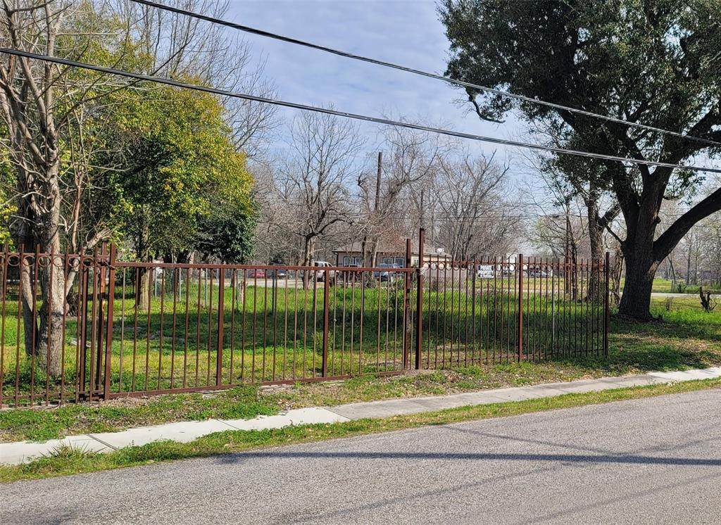778 Mansfield Street - Photo 1
