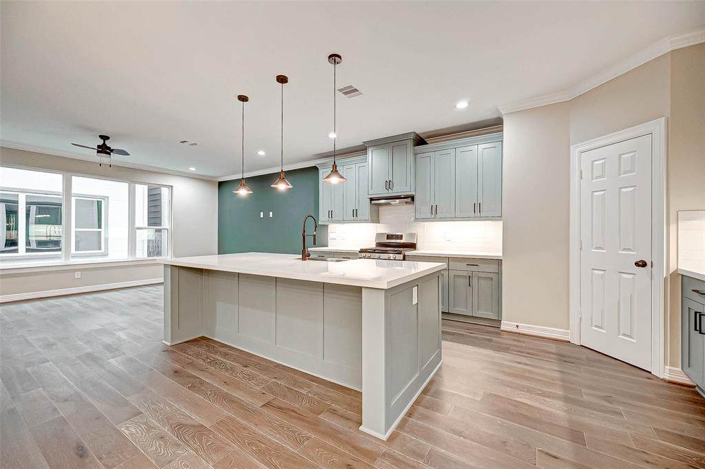 5526 Larkin Street - Photo 1