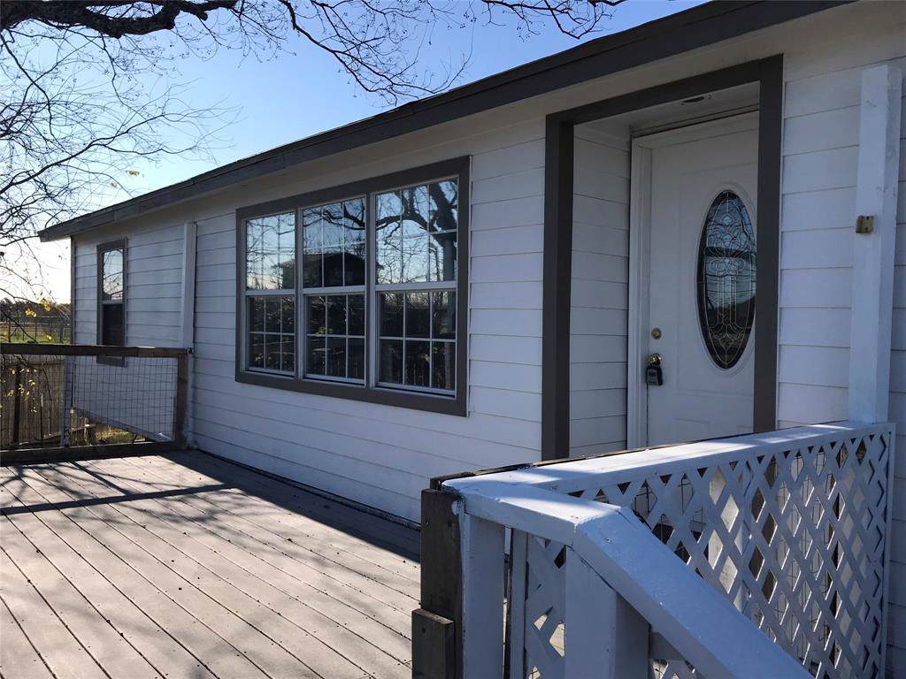 302 18th Street - Photo 1