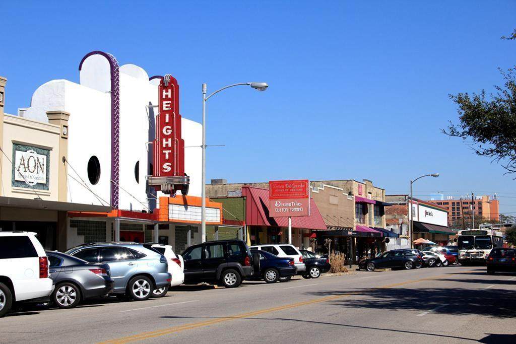 611 20th Street - Photo 1