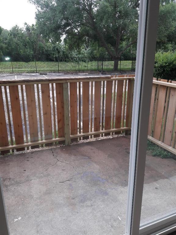 5625 Antoine Dr - Photo 1