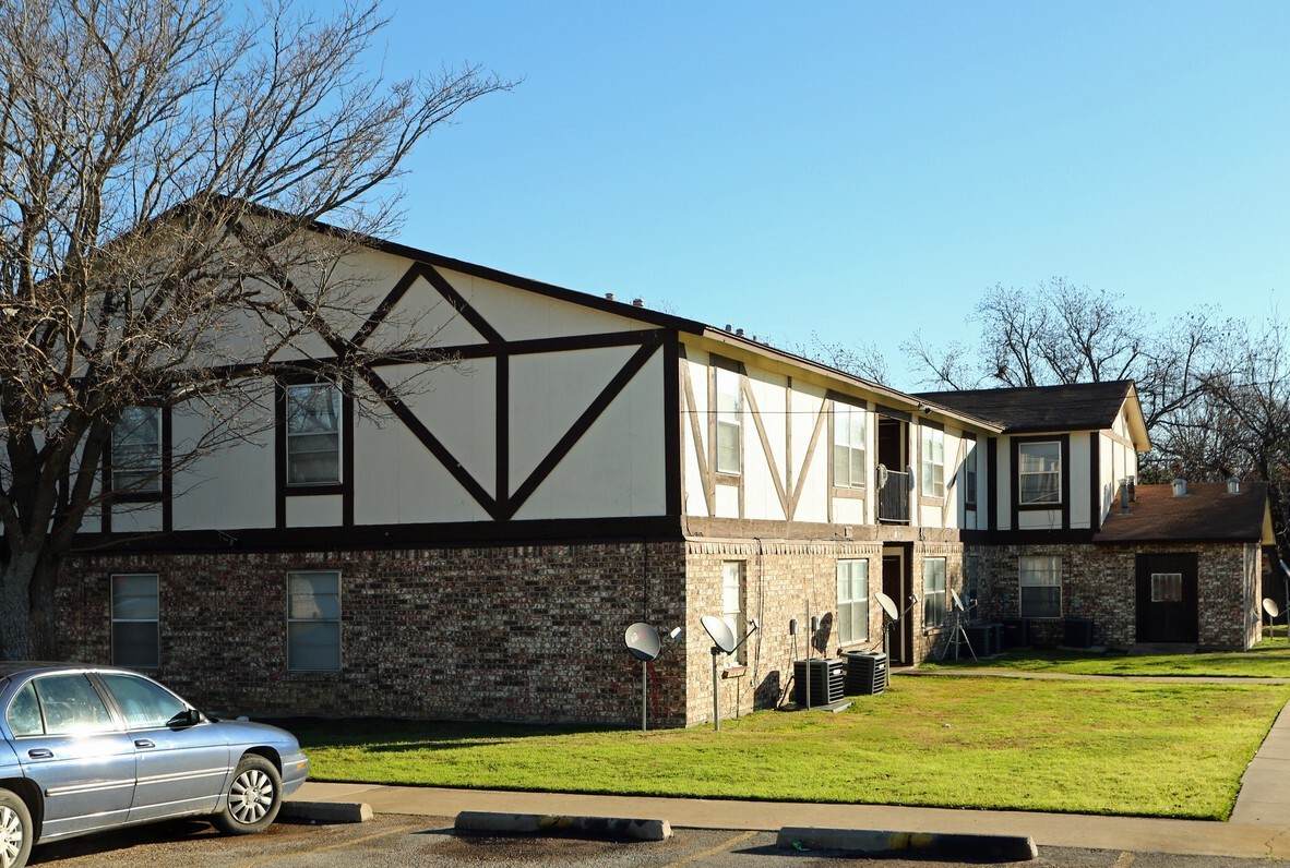 101 Pecan Street - Photo 1