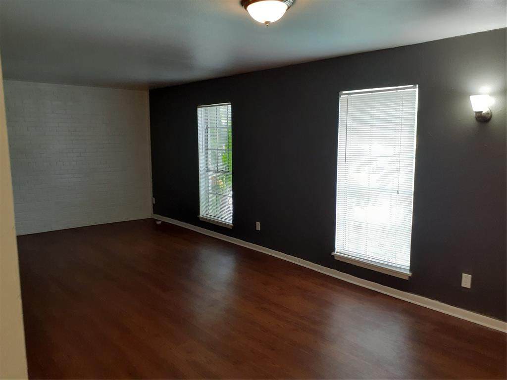 105 Avondale Street - Photo 1