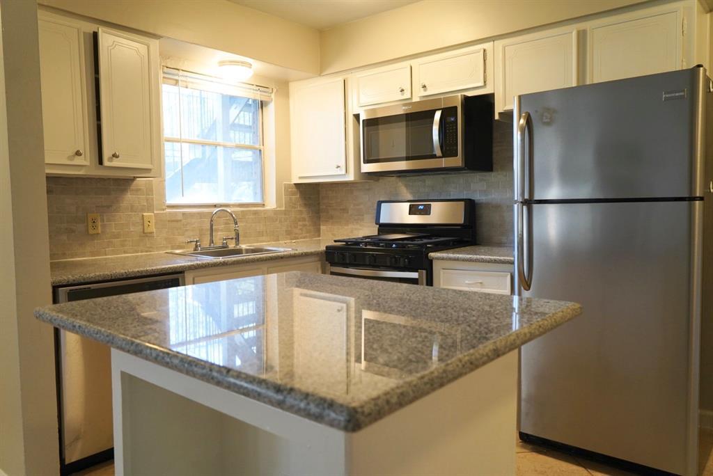 1101 Main Street - Photo 1