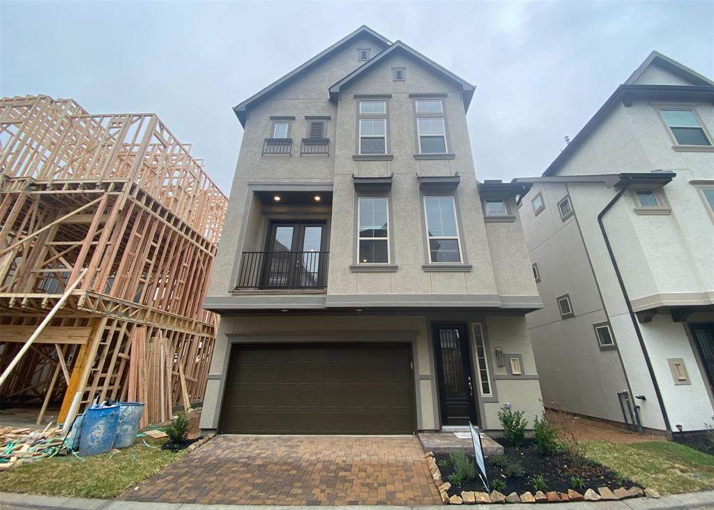 4007 Centre Meadow Way - Photo 1