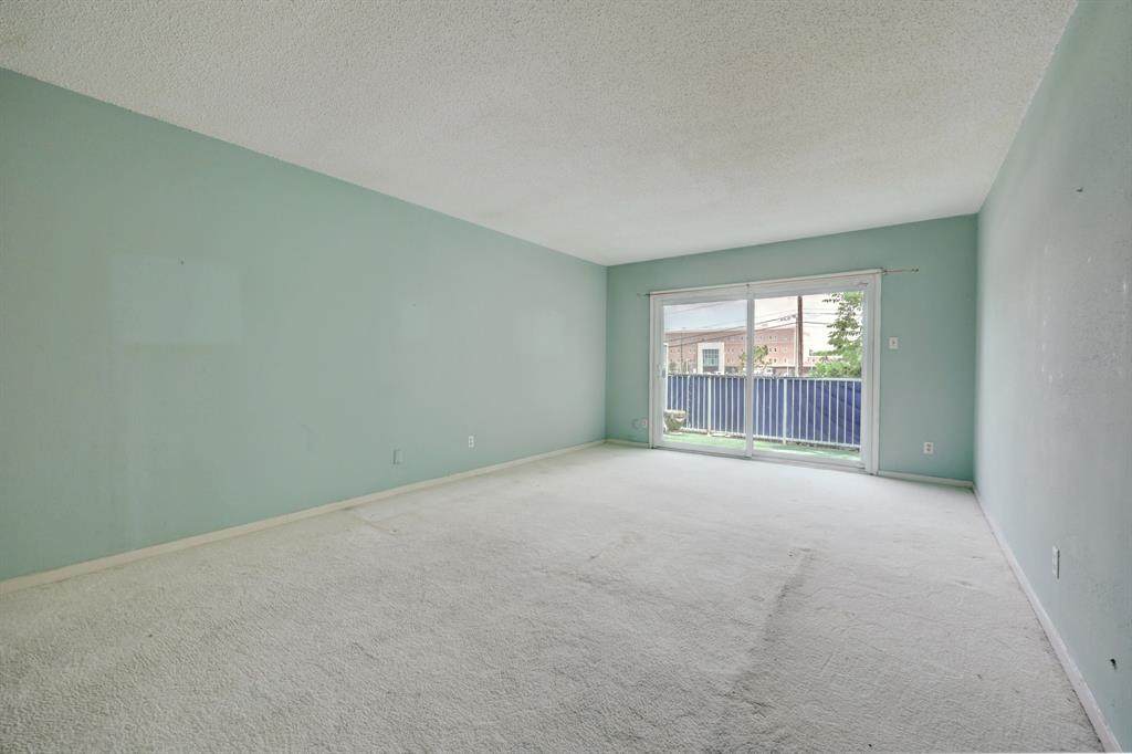 2700 Bellefontaine Street - Photo 1