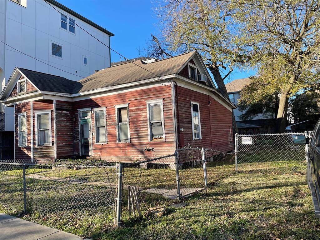 4212 Center Street - Photo 1
