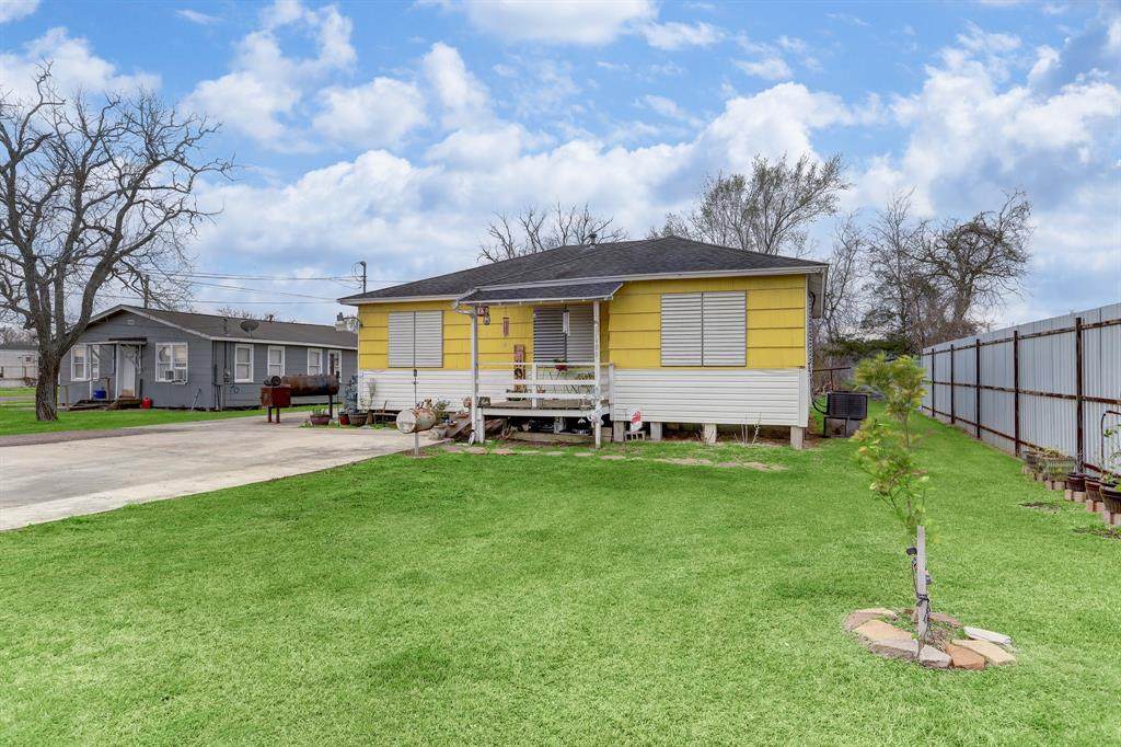 5400 Fm 2004 Road - Photo 1