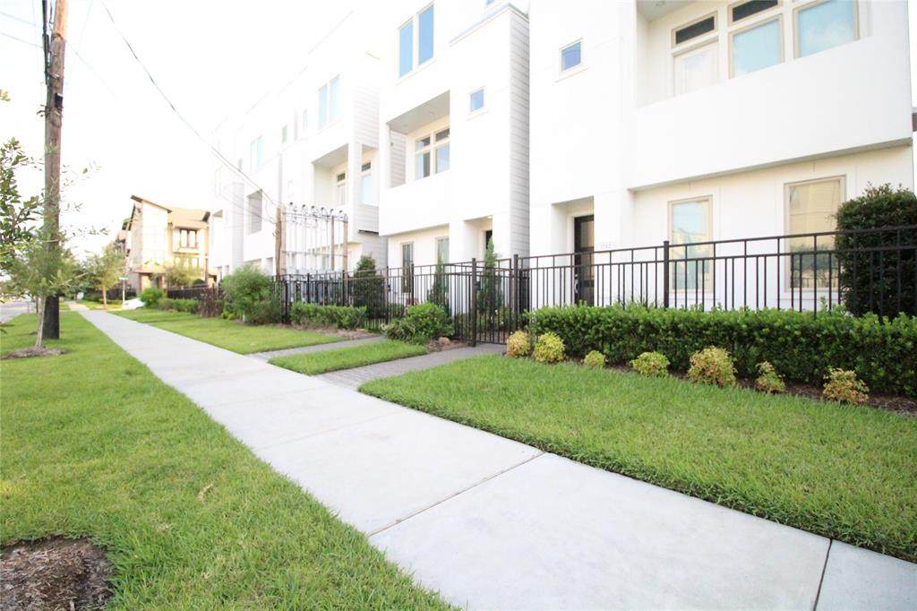 2714 Polk Street - Photo 1