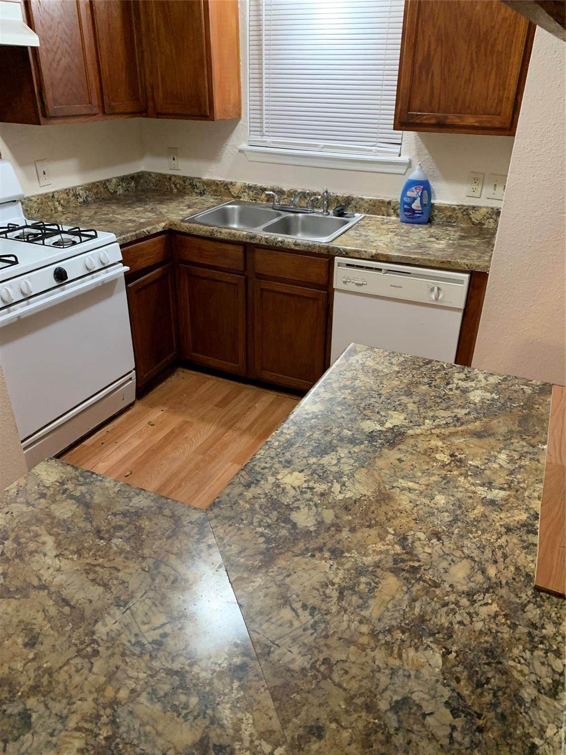 5622 Gineridge Drive - Photo 1