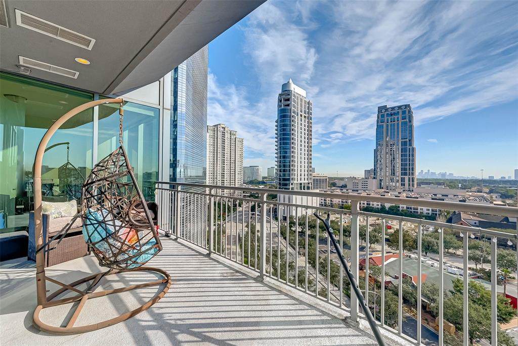 1600 Post Oak Boulevard - Photo 1