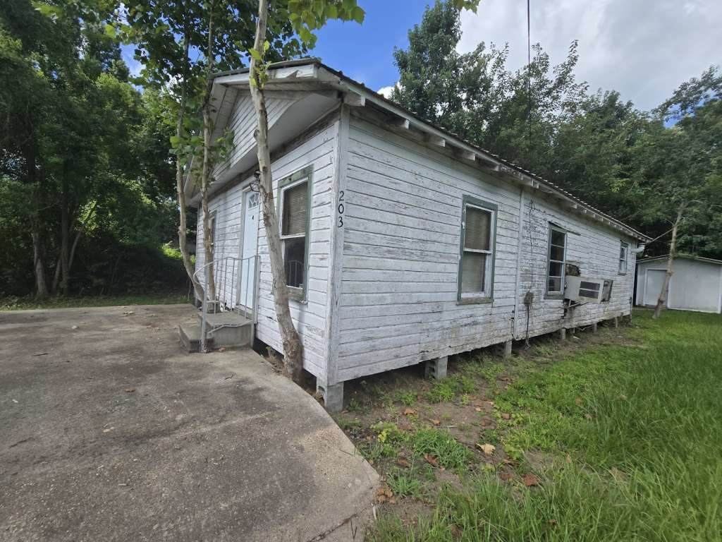 203 Cedar Circle - Photo 1