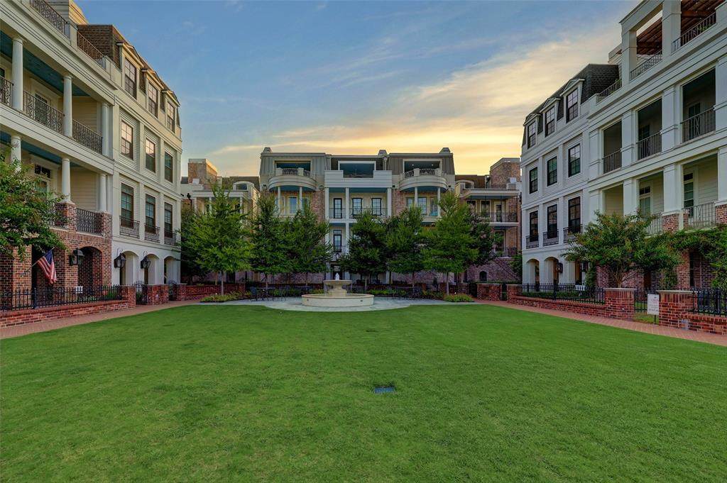 26 Crain Square Boulevard - Photo 1