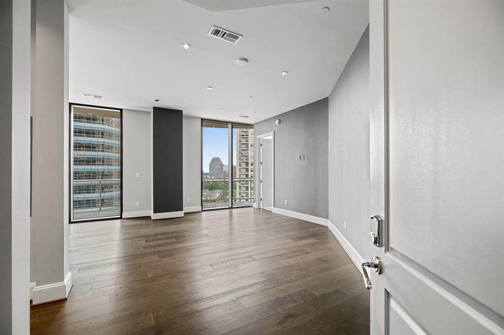 1409 Post Oak Boulevard - Photo 1