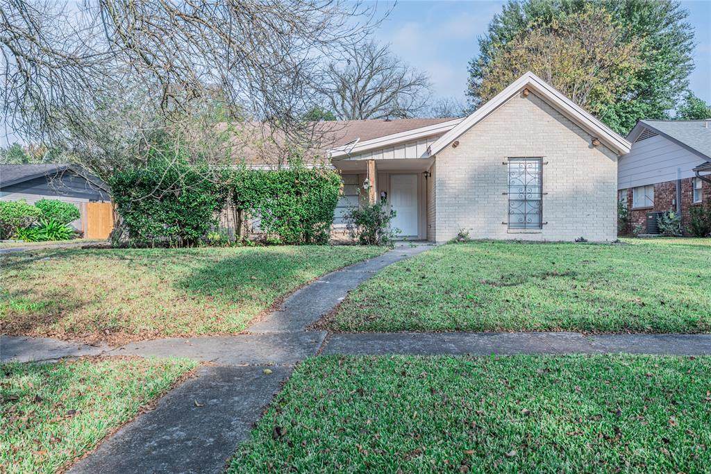 5206 Trail Lake Drive - Photo 1