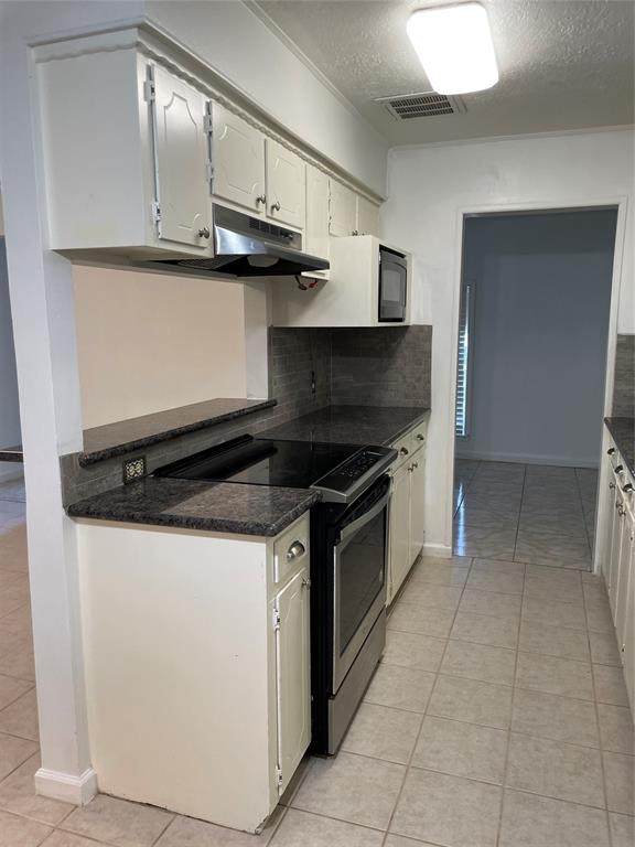 5014 Circle Park Street - Photo 1