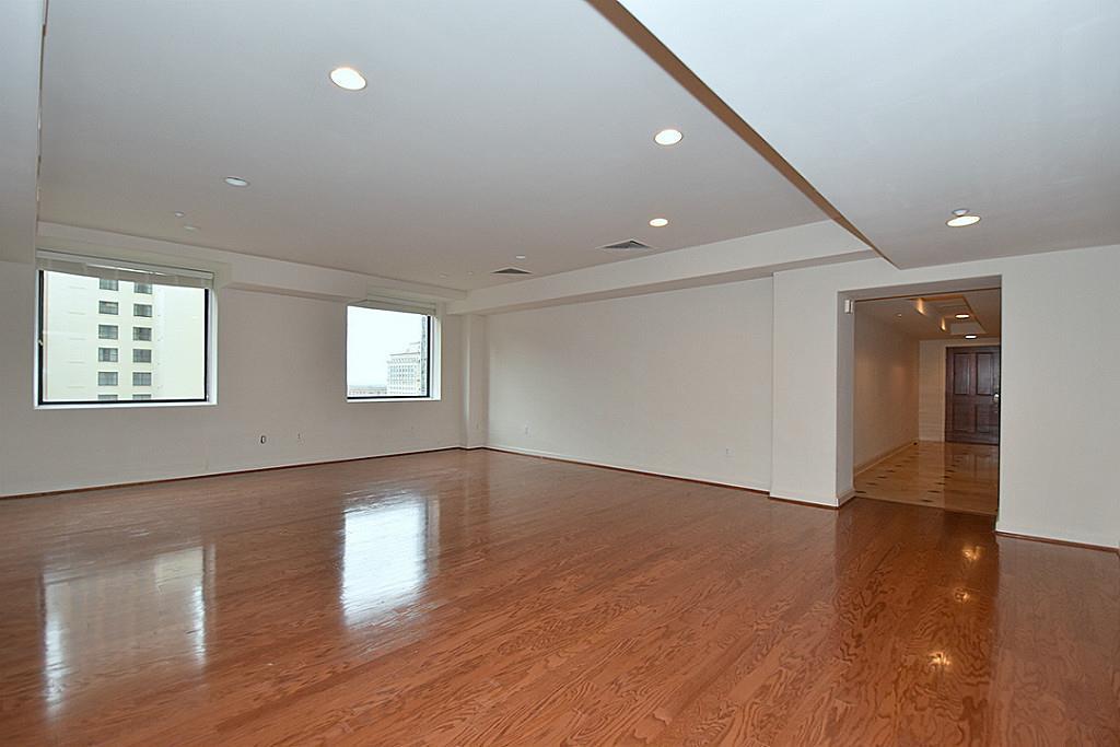 914 Main - Photo 1