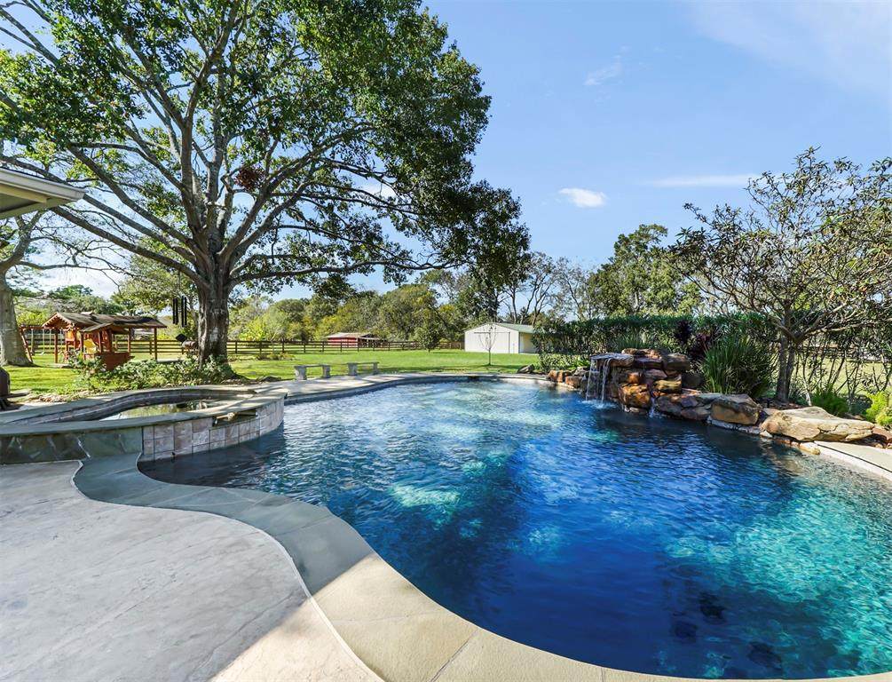 701 Twin Lane - Photo 1