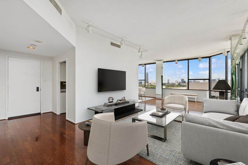 14 Greenway Plaza - Photo 1