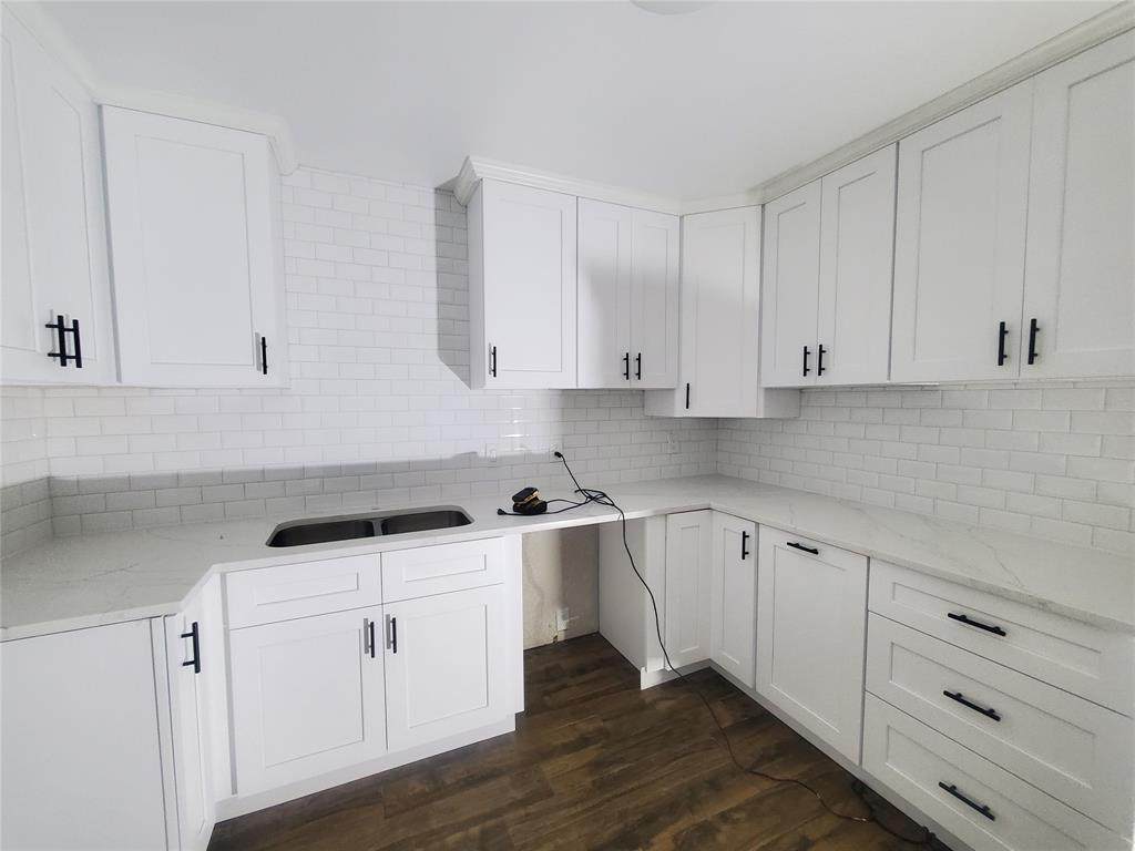 5625 Antoine Drive - Photo 1