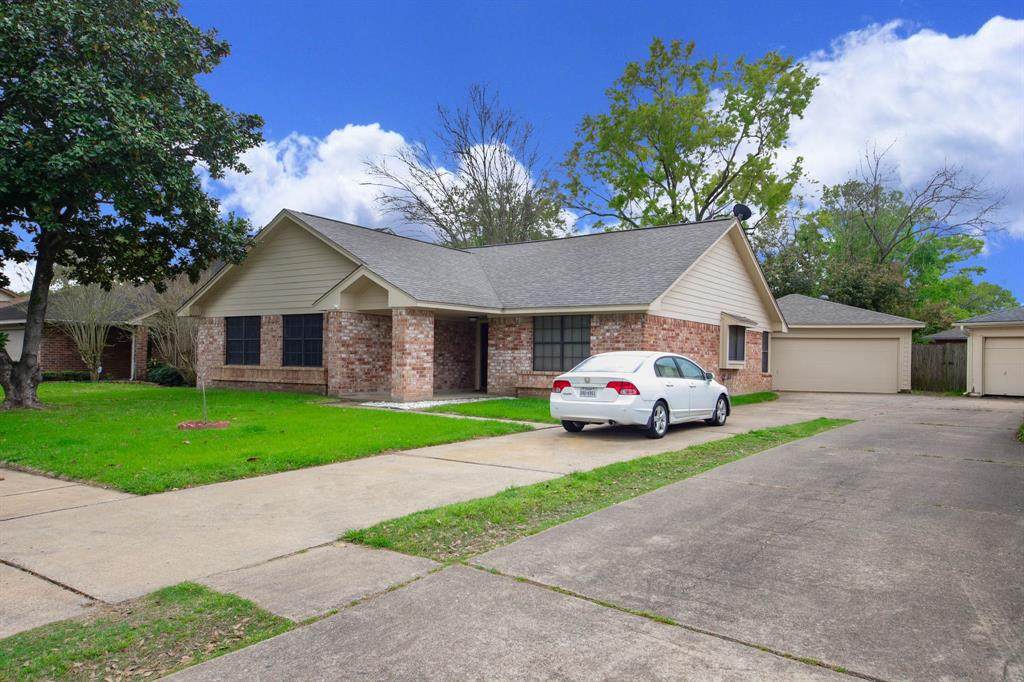 4759 Whispering Falls Drive - Photo 1