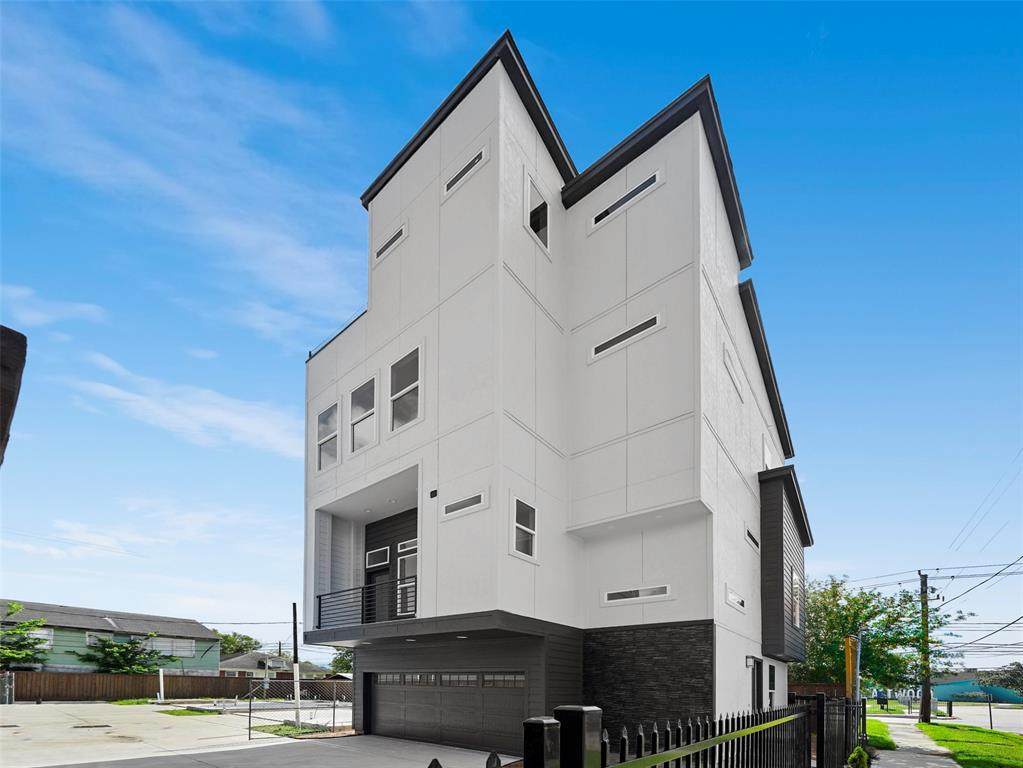 4729 C Bell Street - Photo 1