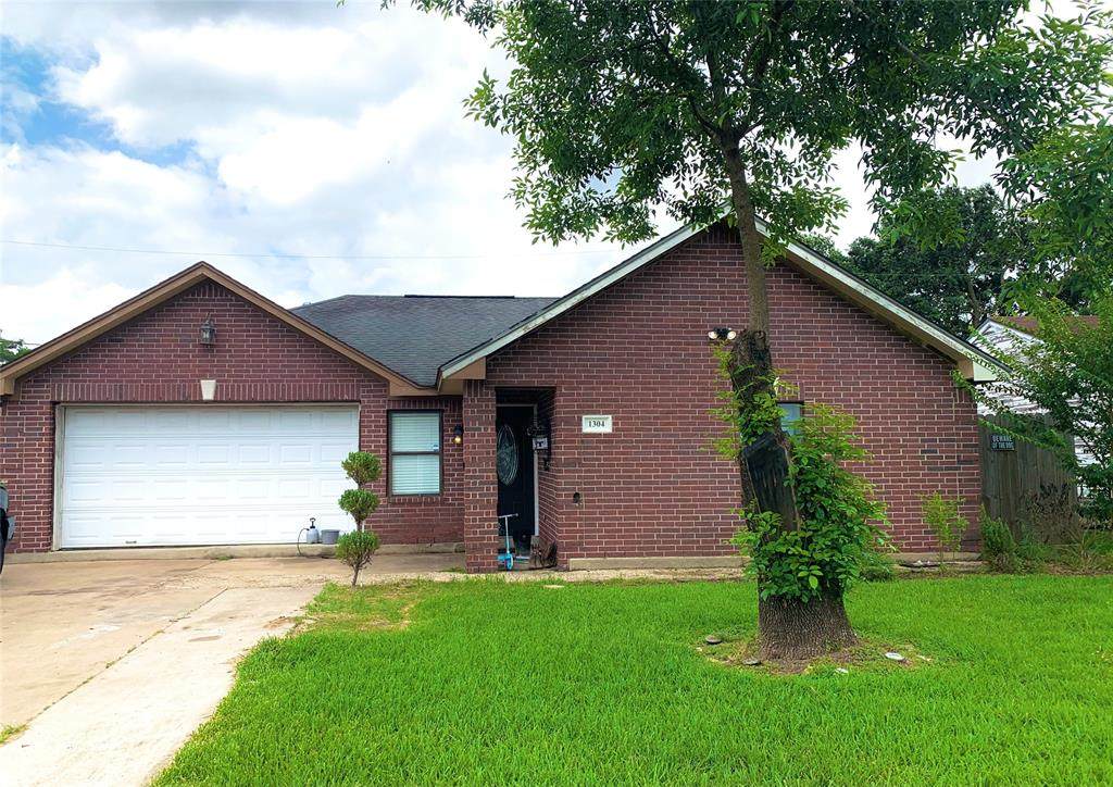 1304 Comal Avenue - Photo 1