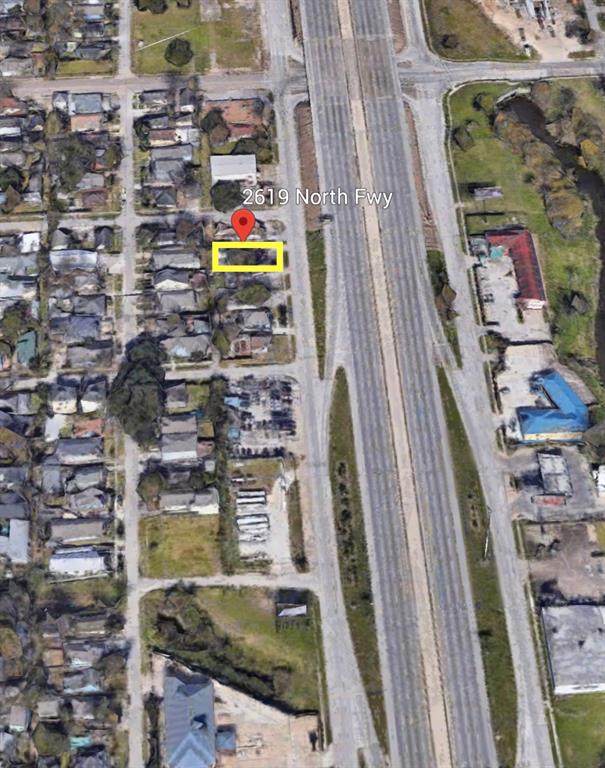 2619 North Freeway - Photo 1