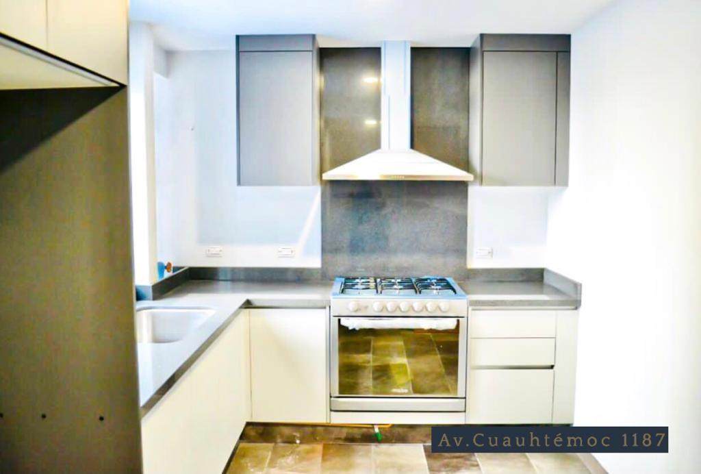 1187 Cuauhtemoc Avenue - Photo 1