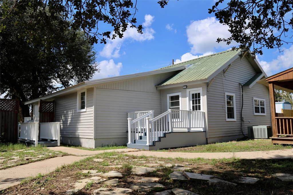 8867 County Road 424 - Photo 1