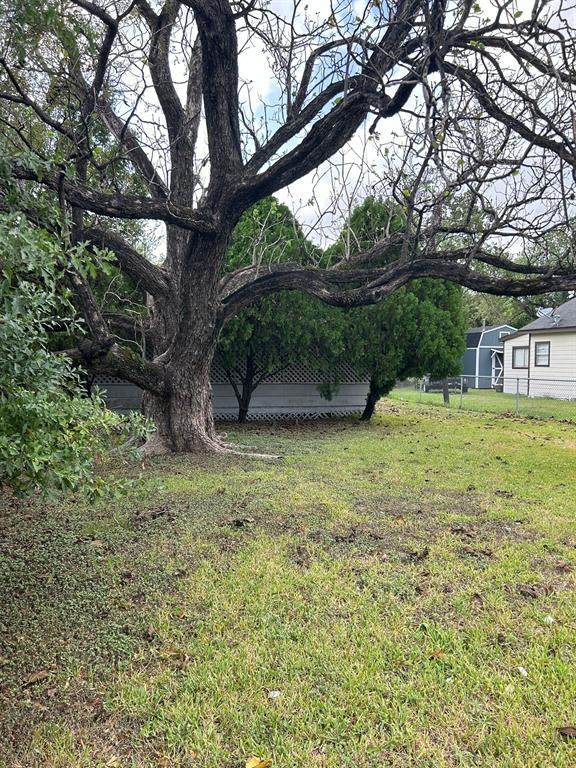 206 Main Street - Photo 1