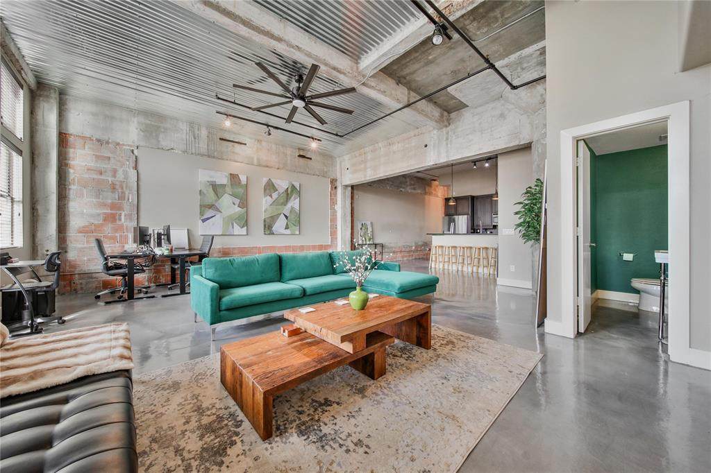 2323 Polk St - Photo 1